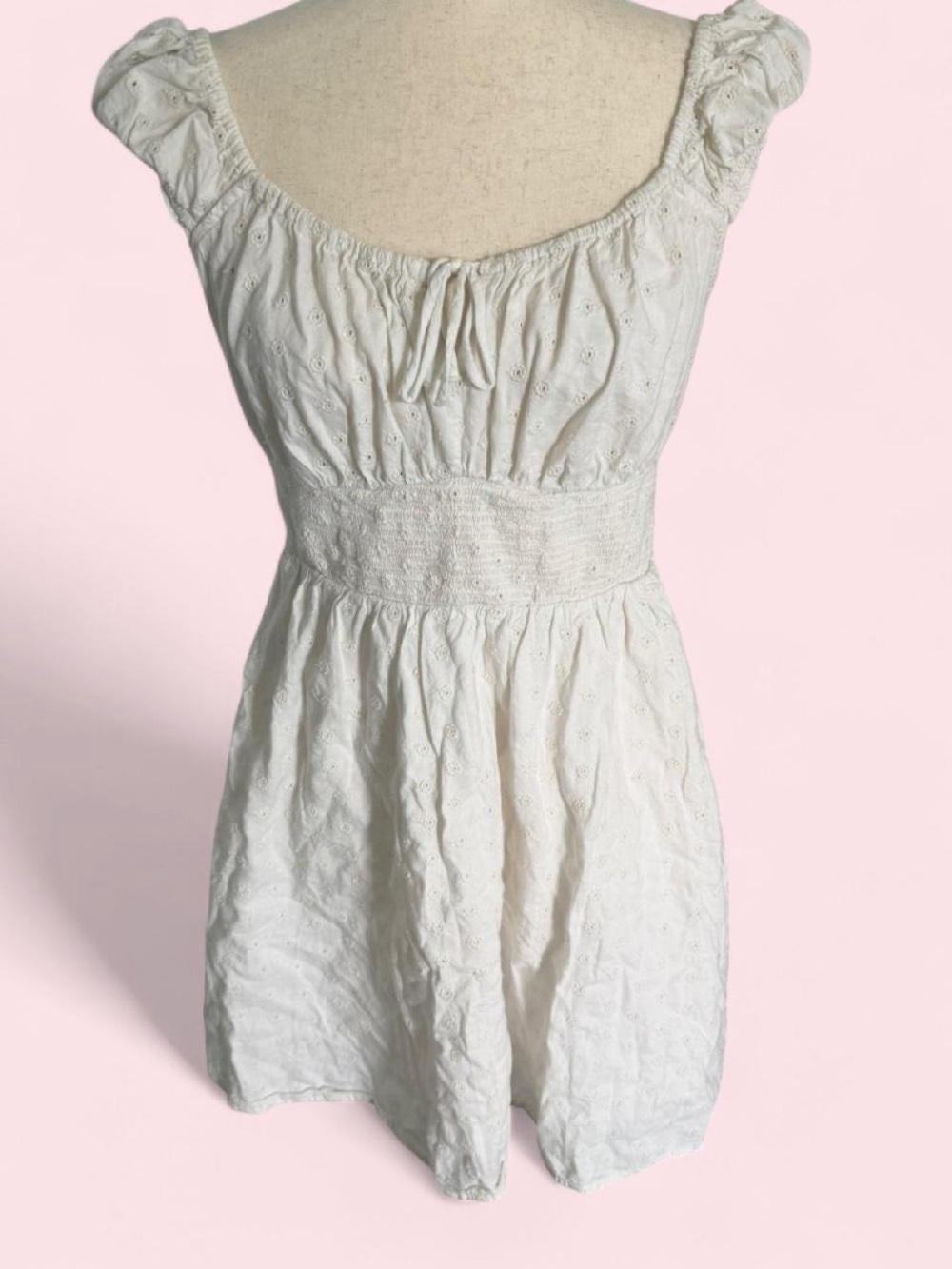 Old Navy Eyelet Smocked Mini Dress Medium Ivory Milkmaid Cottagecore Boho